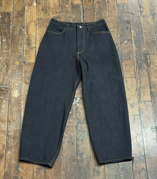 31 - Billie Barrel Leg Stonewashed Black