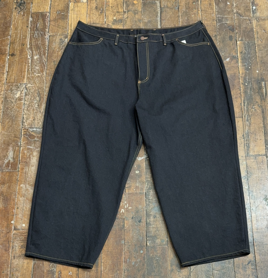 46 - Billie Barrel Leg - Black